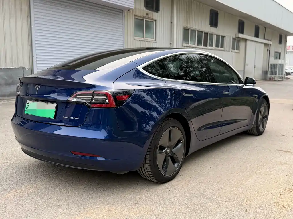 Tesla Model 3 — фото 15