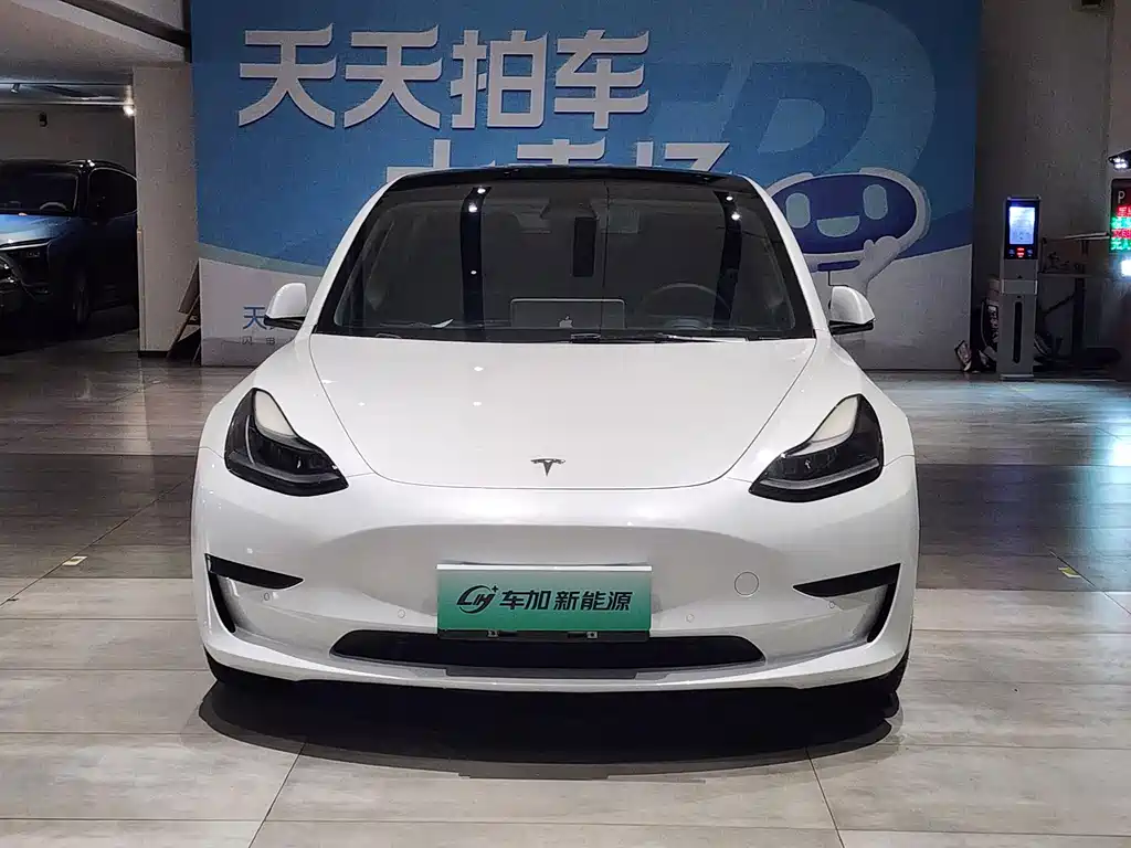 Tesla Model 3 — фото 2