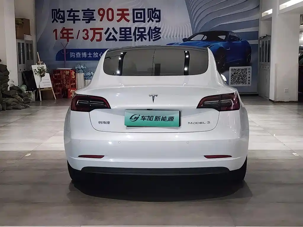 Tesla Model 3 — фото 8