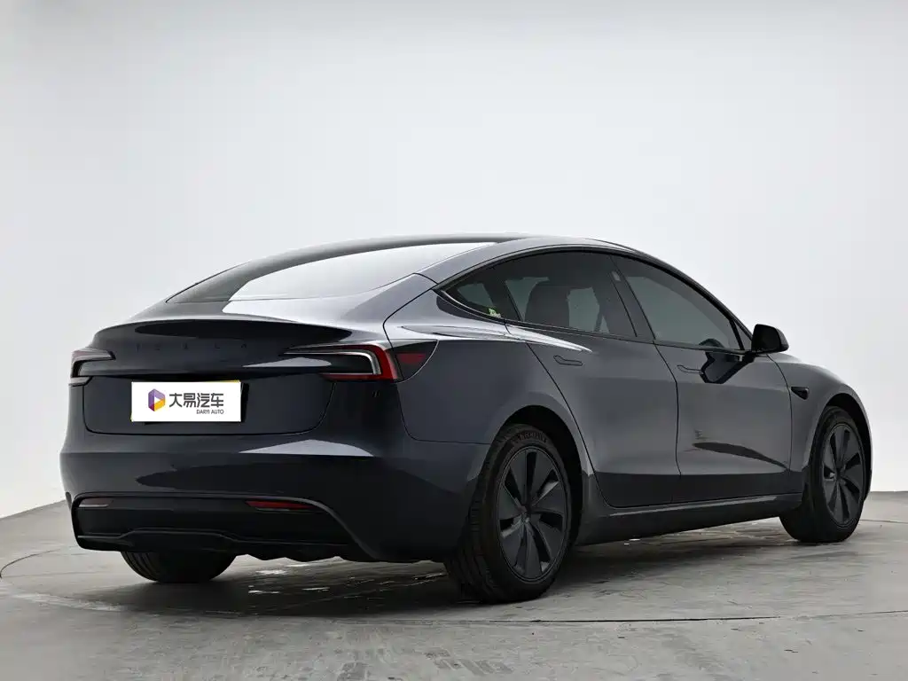 Tesla Model 3 — фото 3