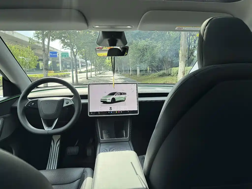 Tesla Model Y — фото 6