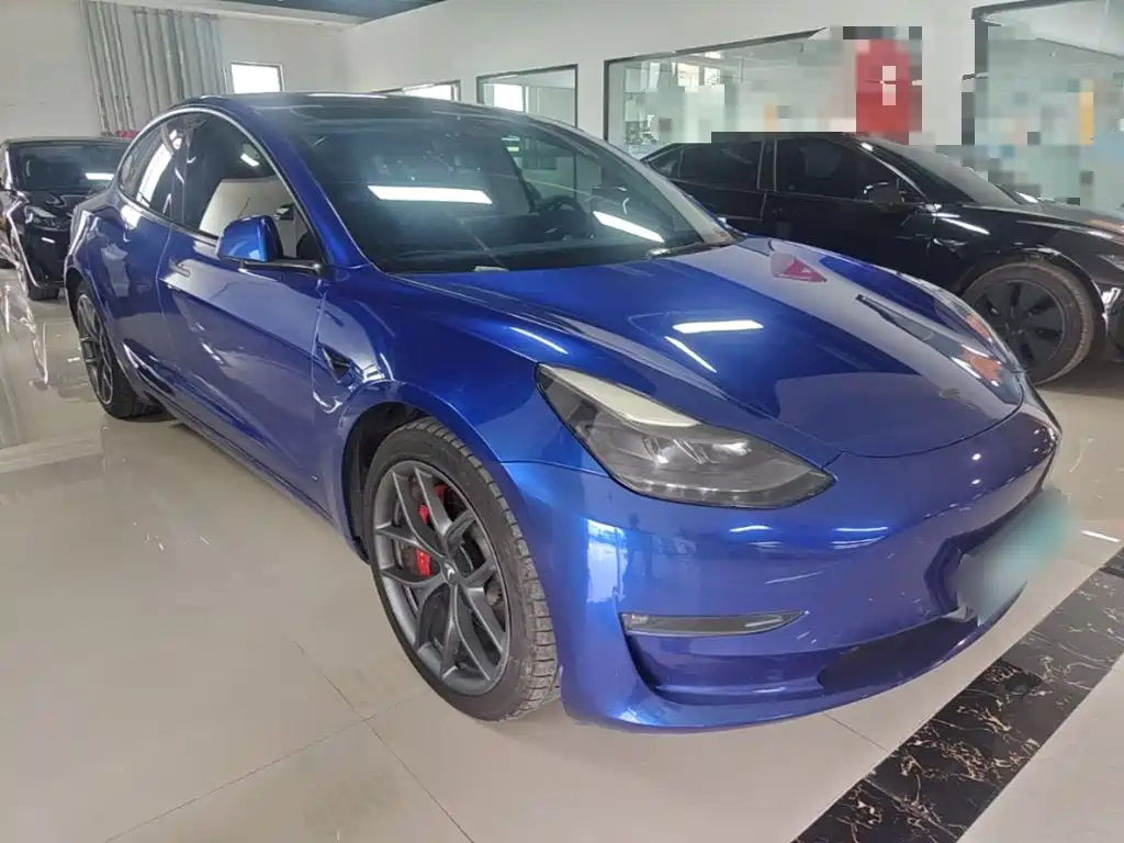 Tesla Model 3 — фото 4