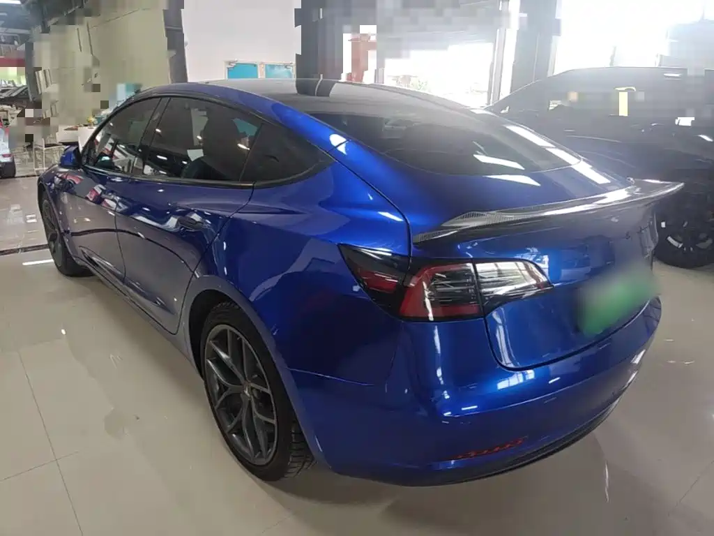 Tesla Model 3 — фото 5
