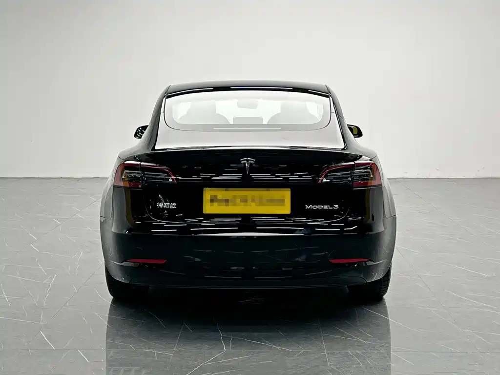 Tesla Model 3 — фото 5