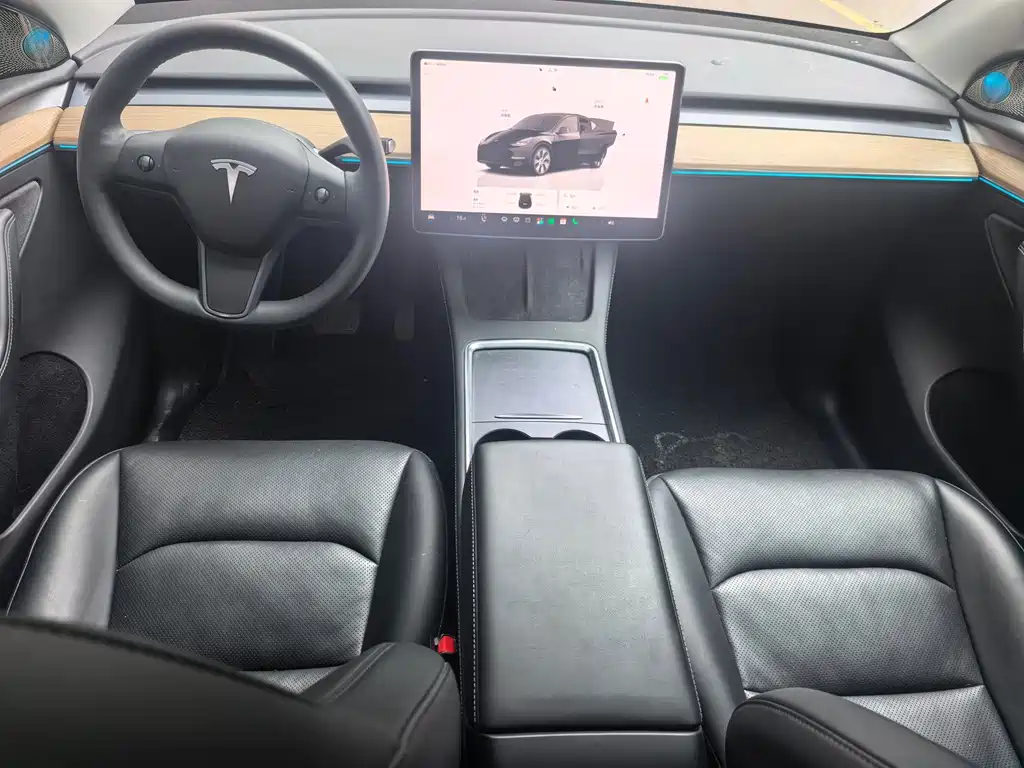 Tesla Model Y — фото 8