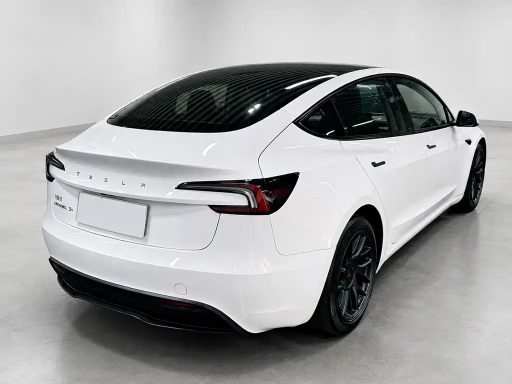 Tesla Model 3 — фото 4