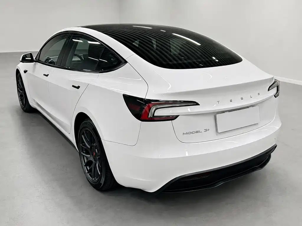 Tesla Model 3 — фото 6