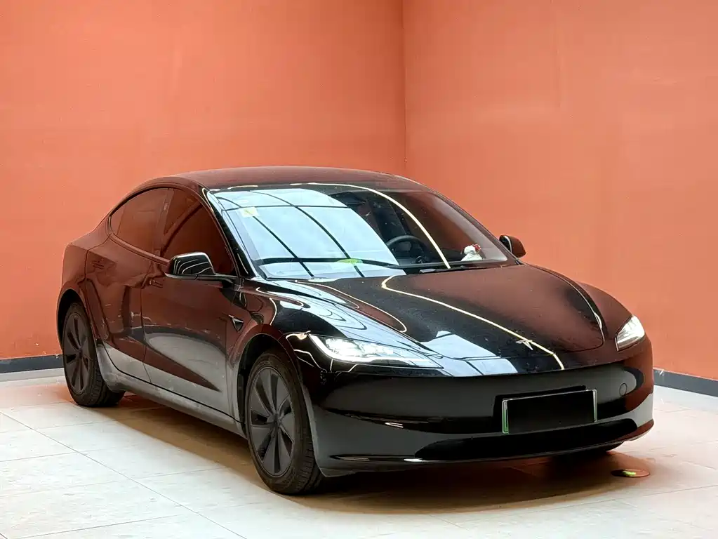 Tesla Model 3 — фото 3