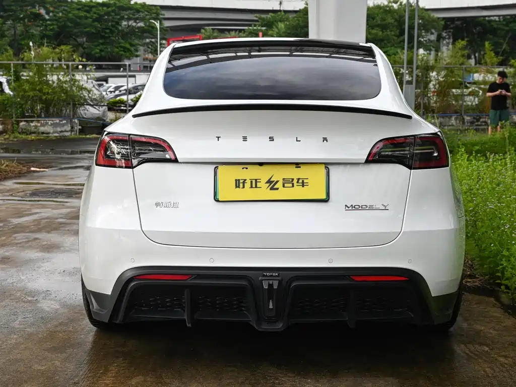 Tesla Model Y — фото 6