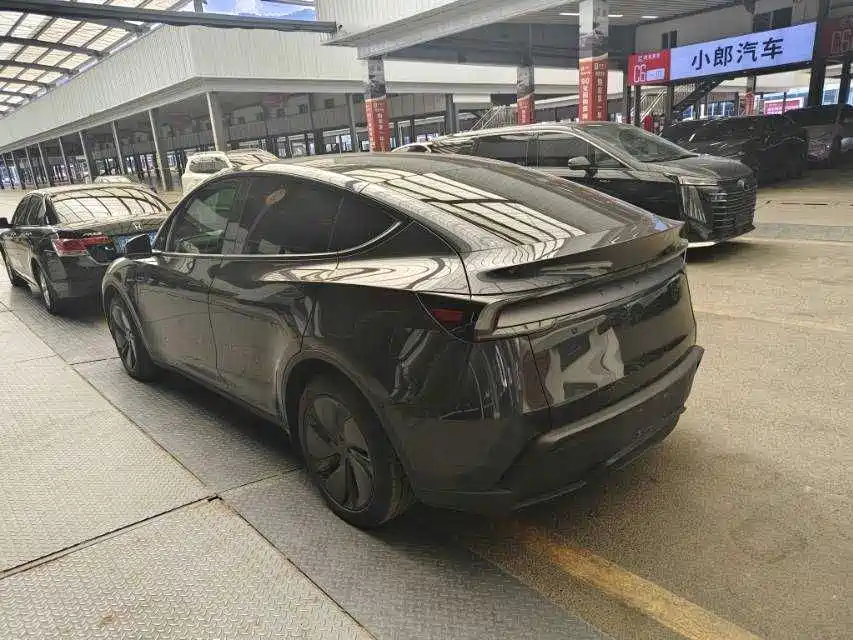 Tesla Model Y — фото 4