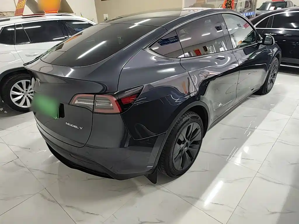 Tesla Model Y — фото 7