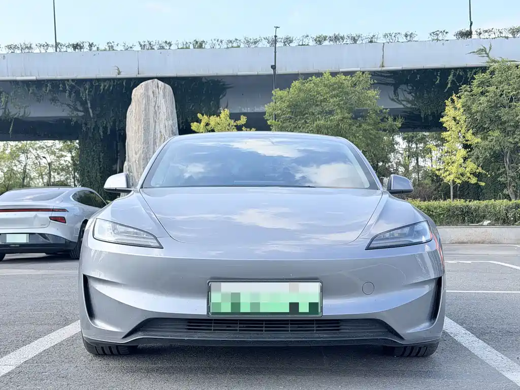 Tesla Model 3 — фото 2