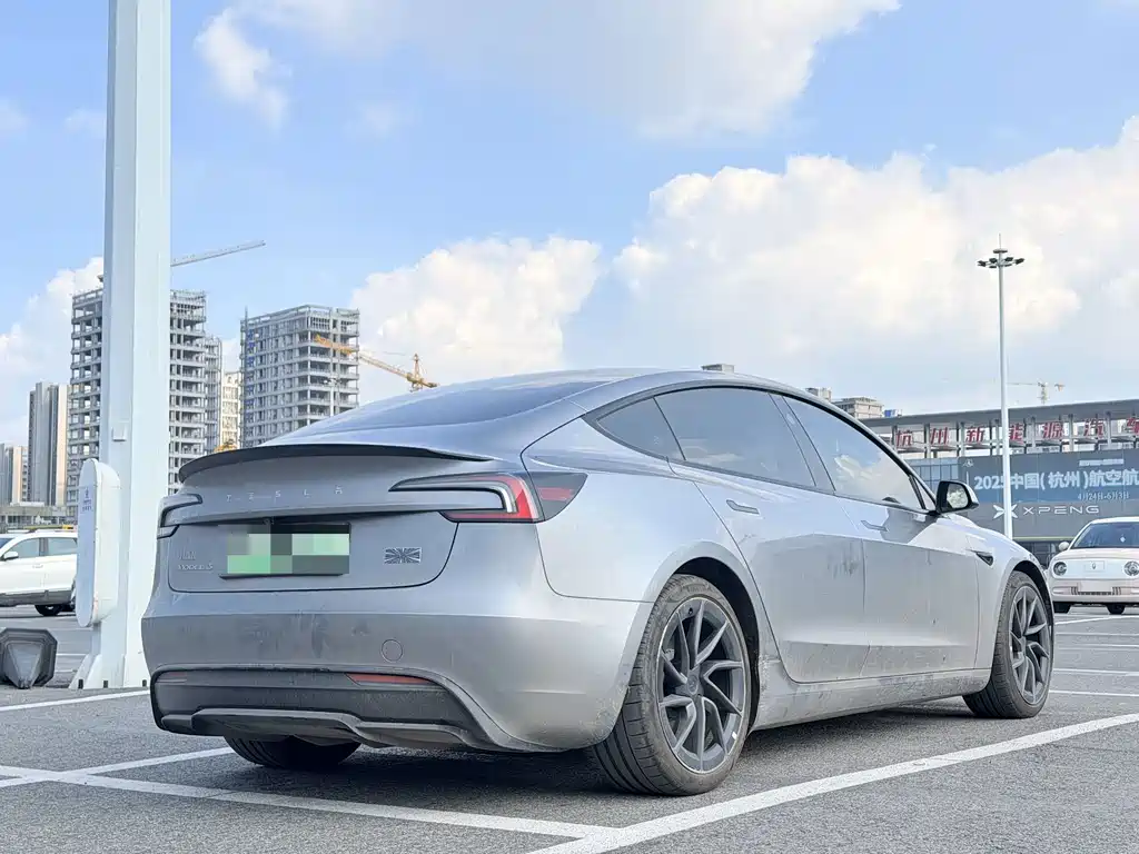 Tesla Model 3 — фото 6