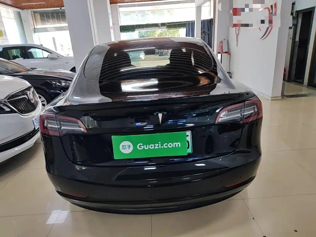 Tesla Model 3 — фото 6