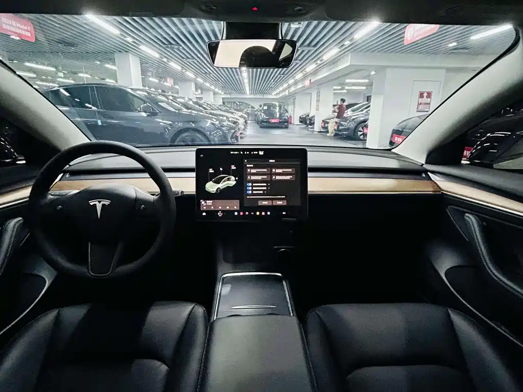 Tesla Model 3 — фото 6