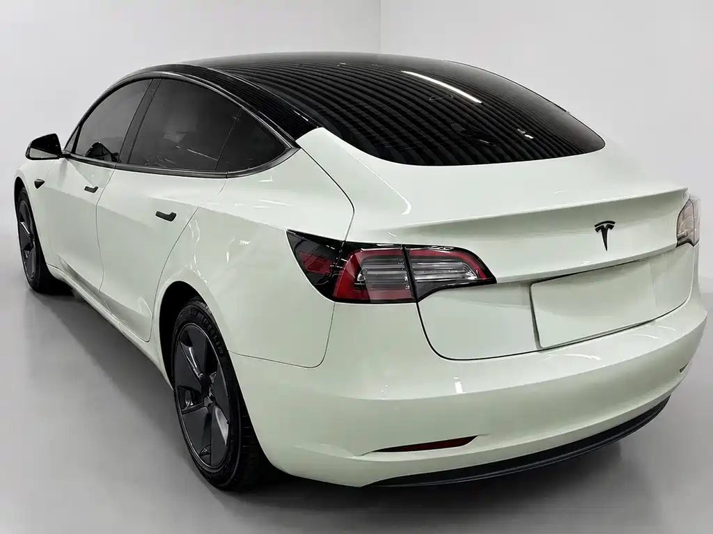 Tesla Model 3 — фото 9