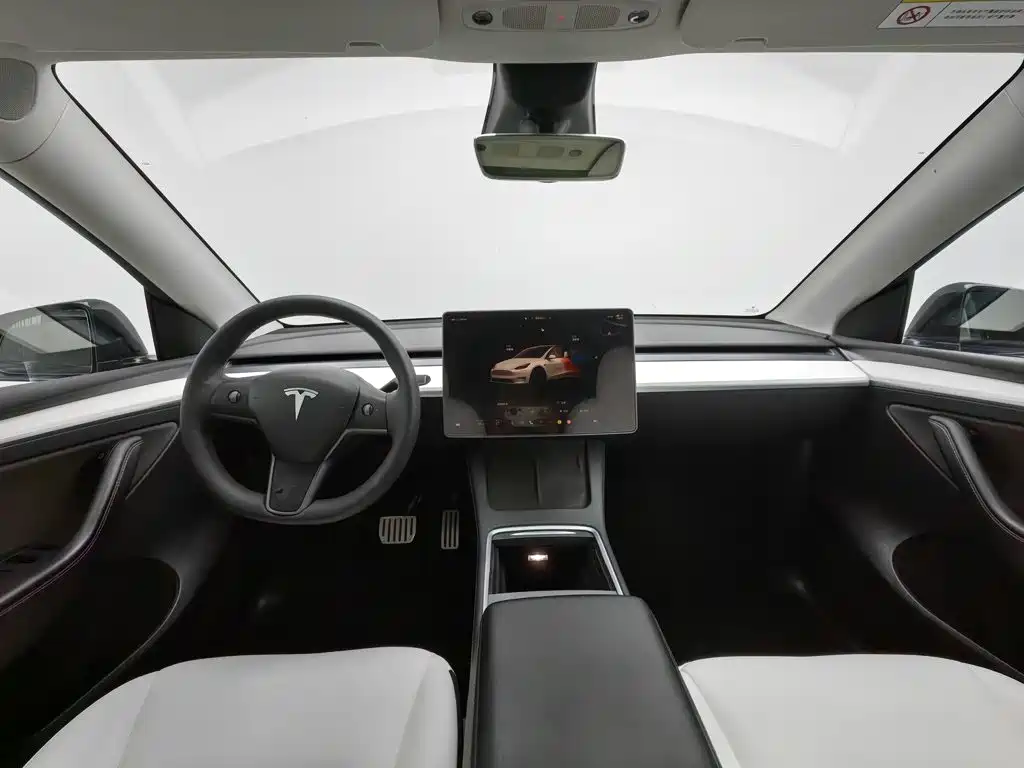 Tesla Model Y — фото 5