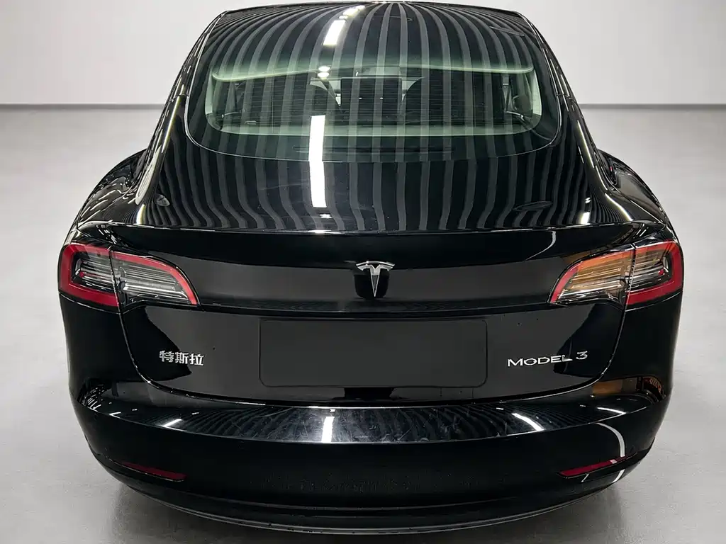 Tesla Model 3 — фото 8