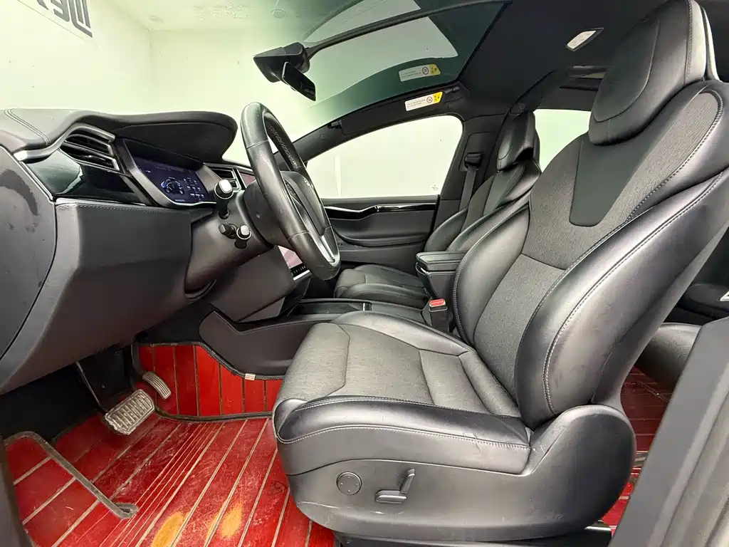 Tesla Model X — фото 8