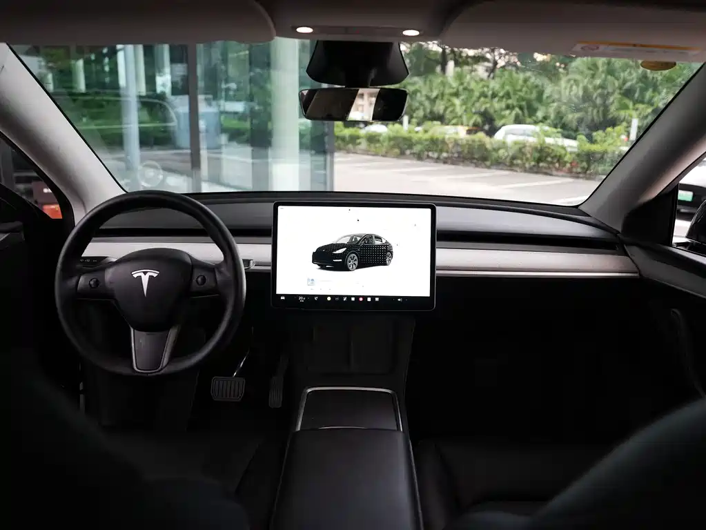 Tesla Model Y — фото 4