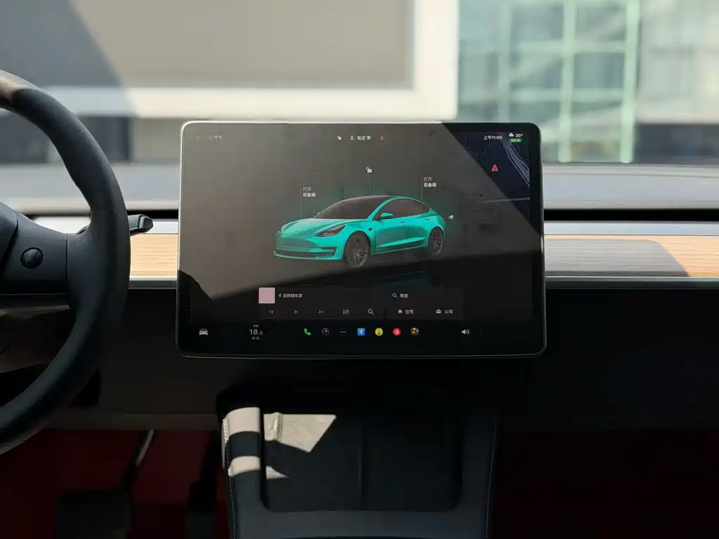 Tesla Model 3 — фото 4