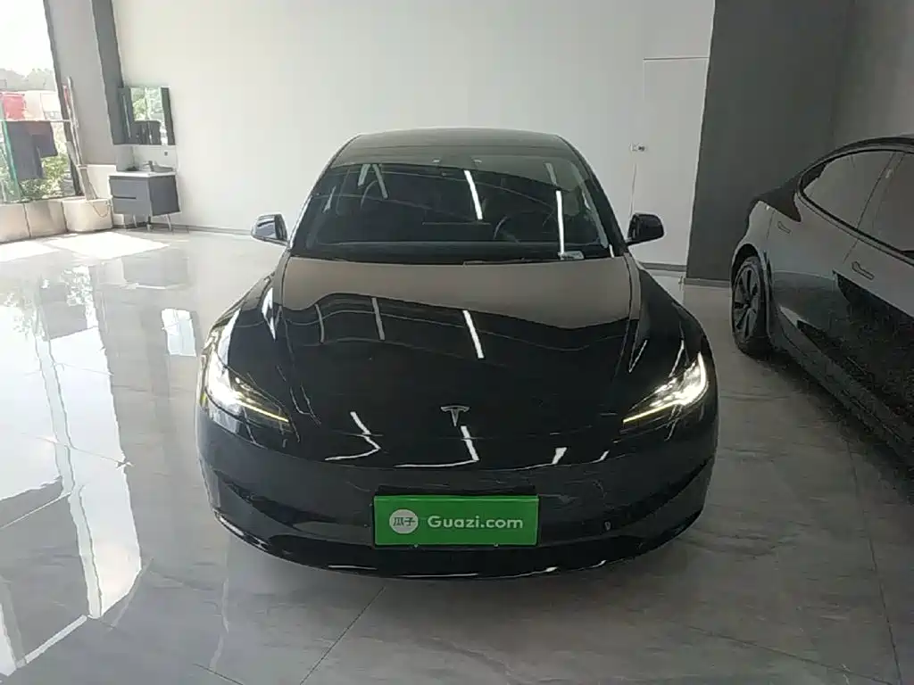 Tesla Model 3 — фото 3