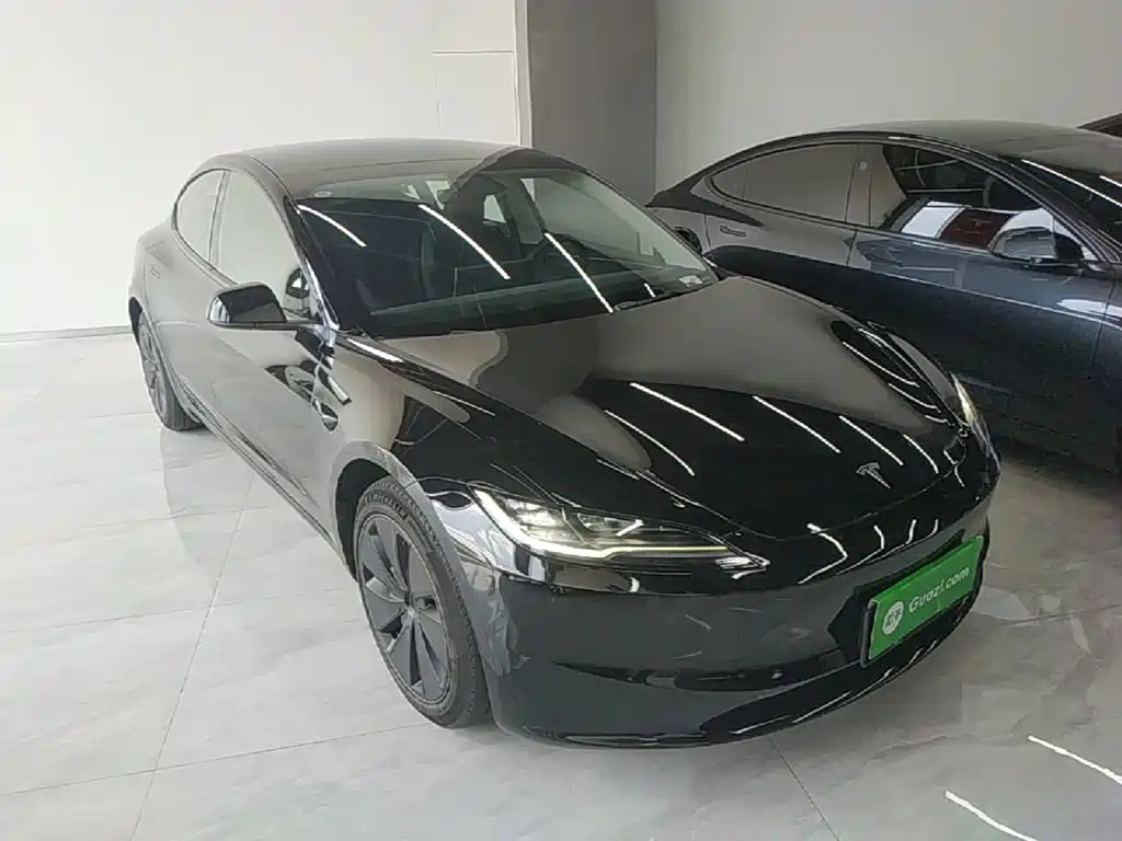 Tesla Model 3 — фото 4