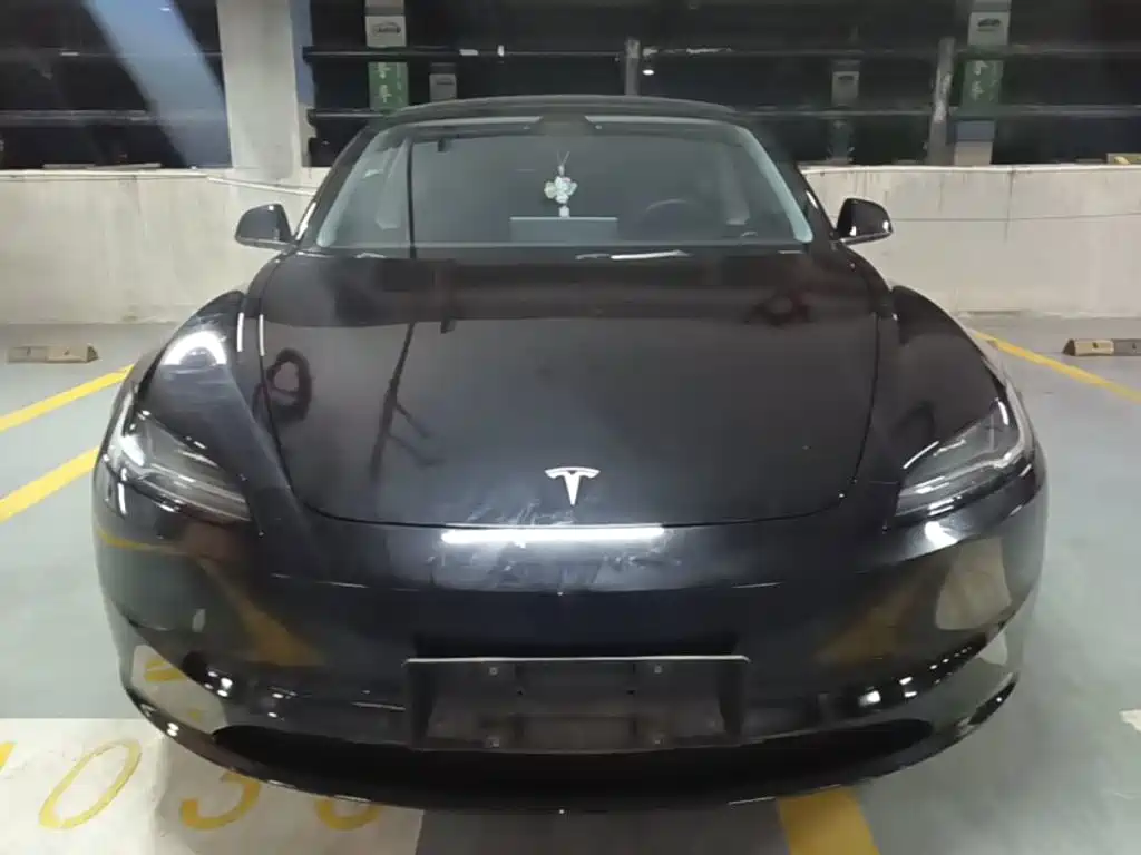 Tesla Model 3 — фото 3