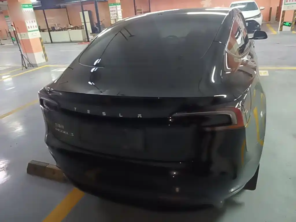Tesla Model 3 — фото 6