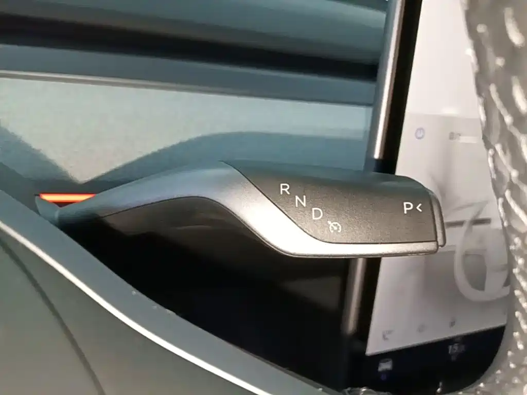 Tesla Model Y — фото 14