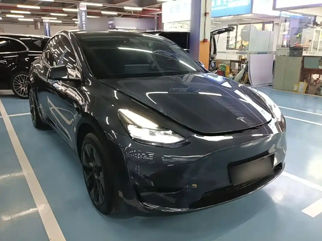 Tesla Model Y — фото 4