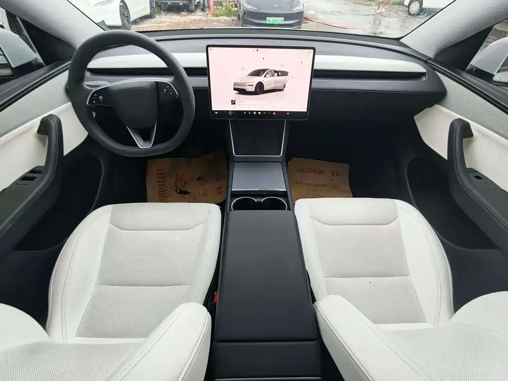 Tesla Model Y — фото 6