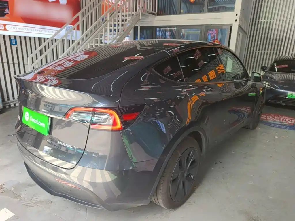 Tesla Model Y — фото 7