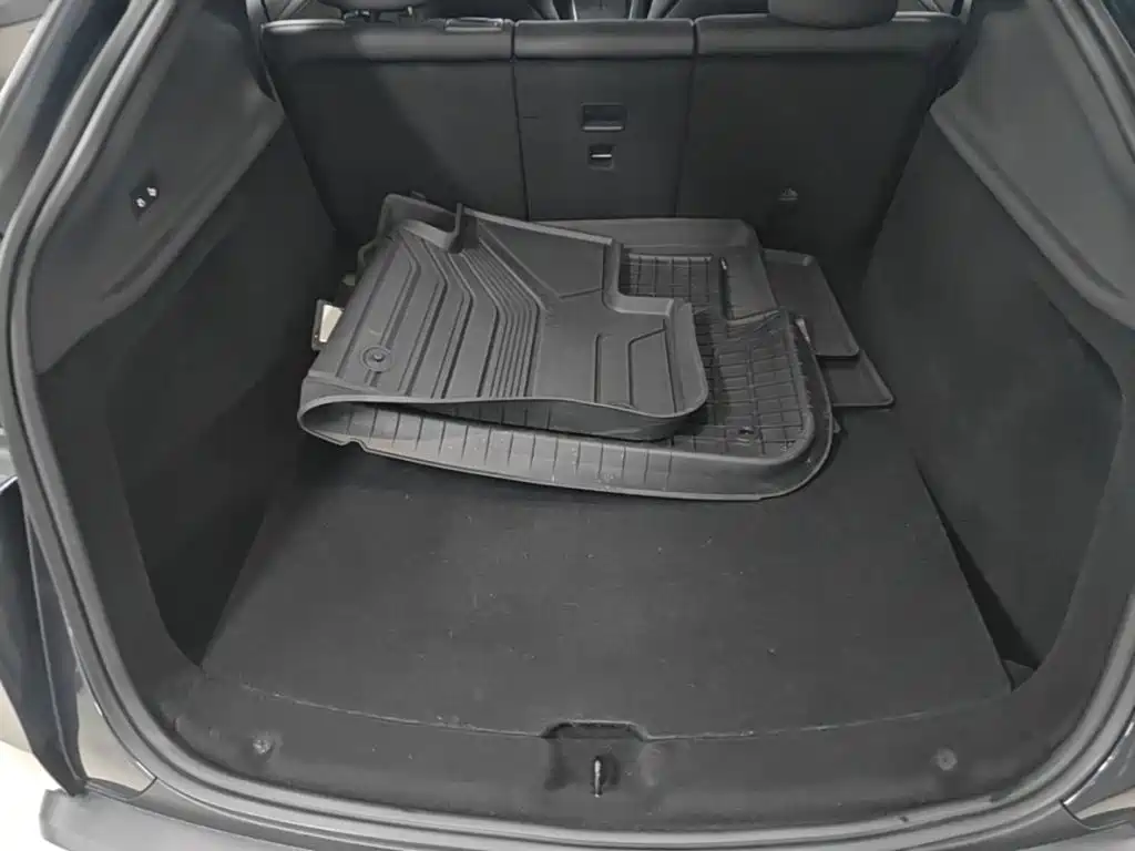 Tesla Model Y — фото 19