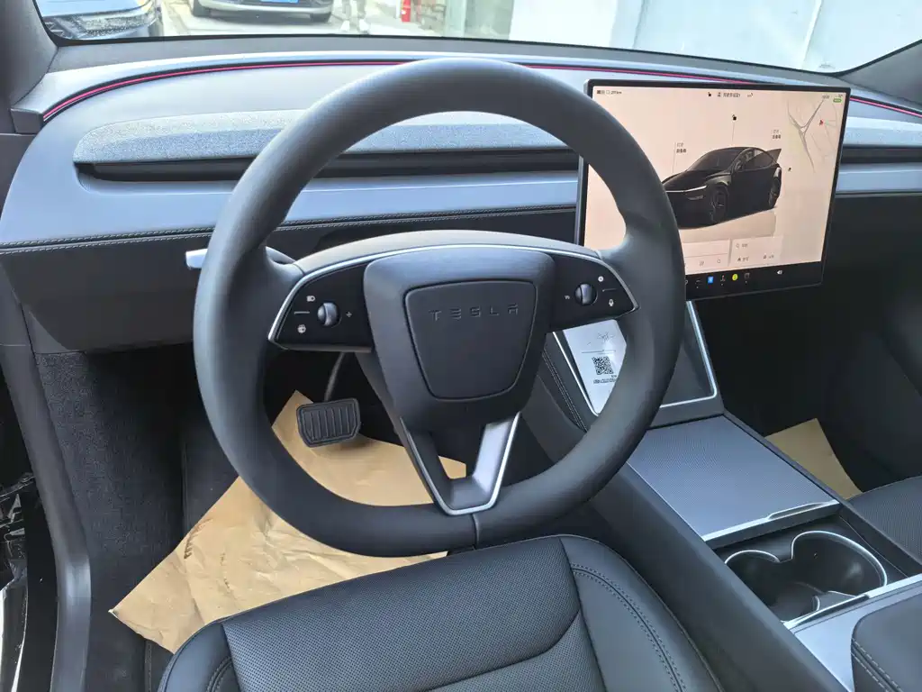 Tesla Model Y — фото 15