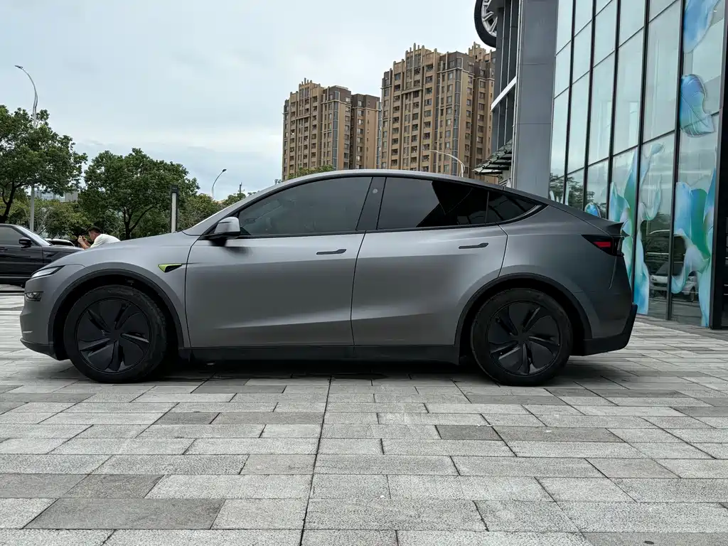 Tesla Model Y — фото 7