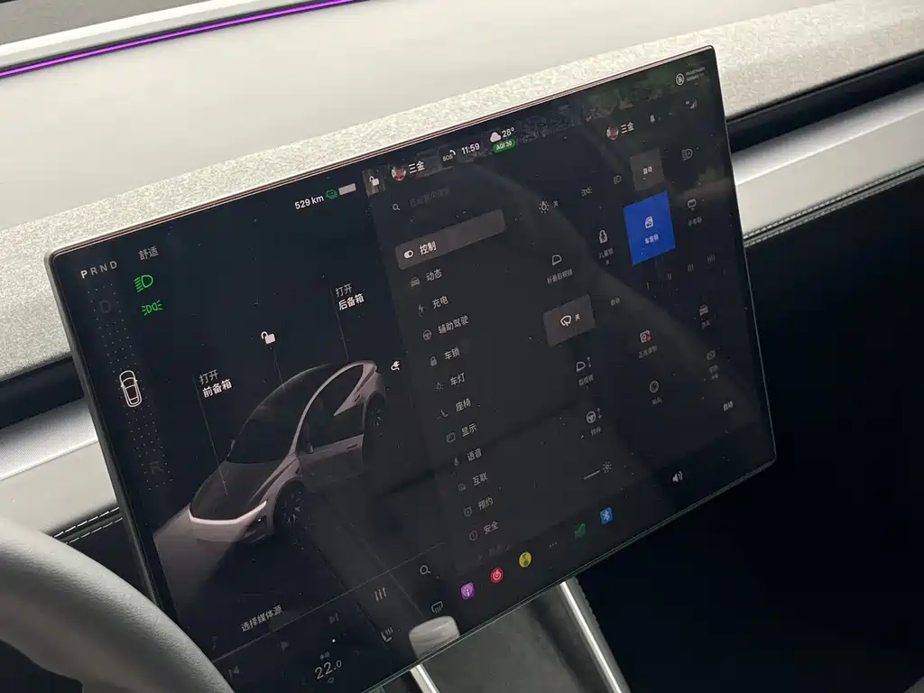 Tesla Model Y L — фото 25