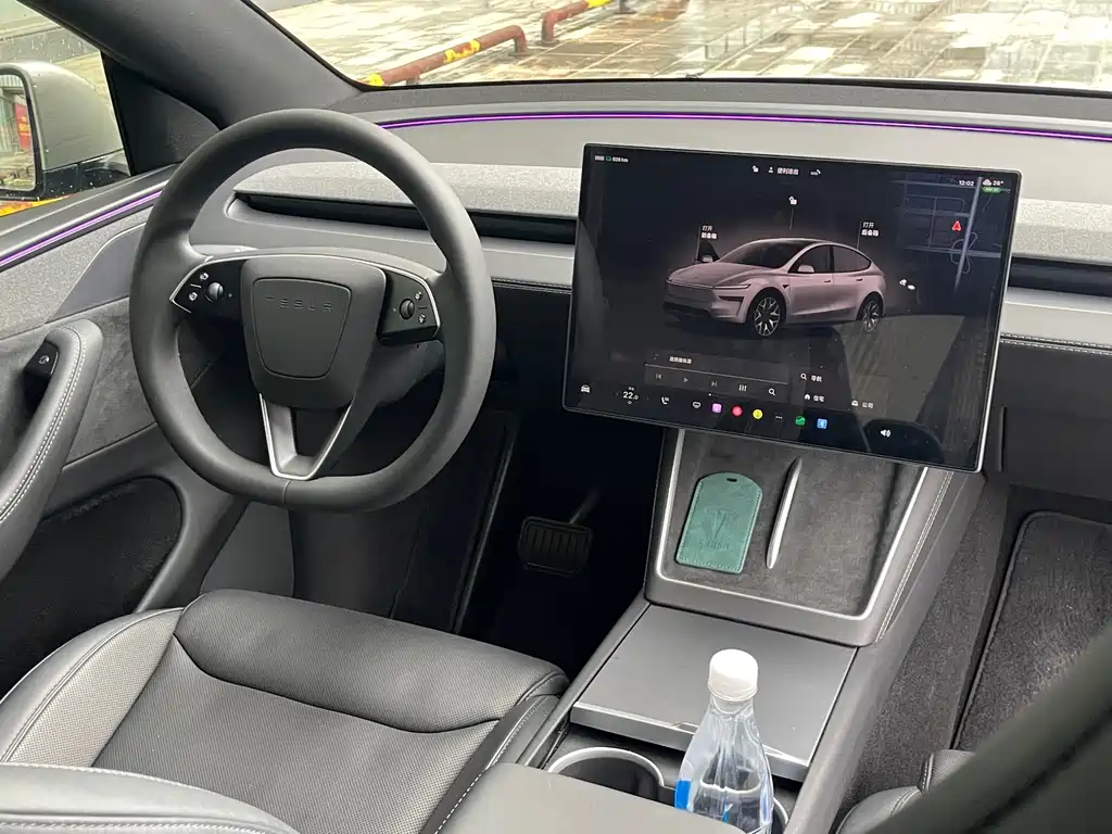 Tesla Model Y L — фото 10