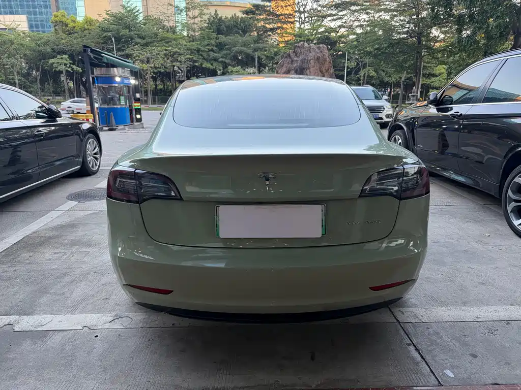 Tesla Model 3 — фото 3