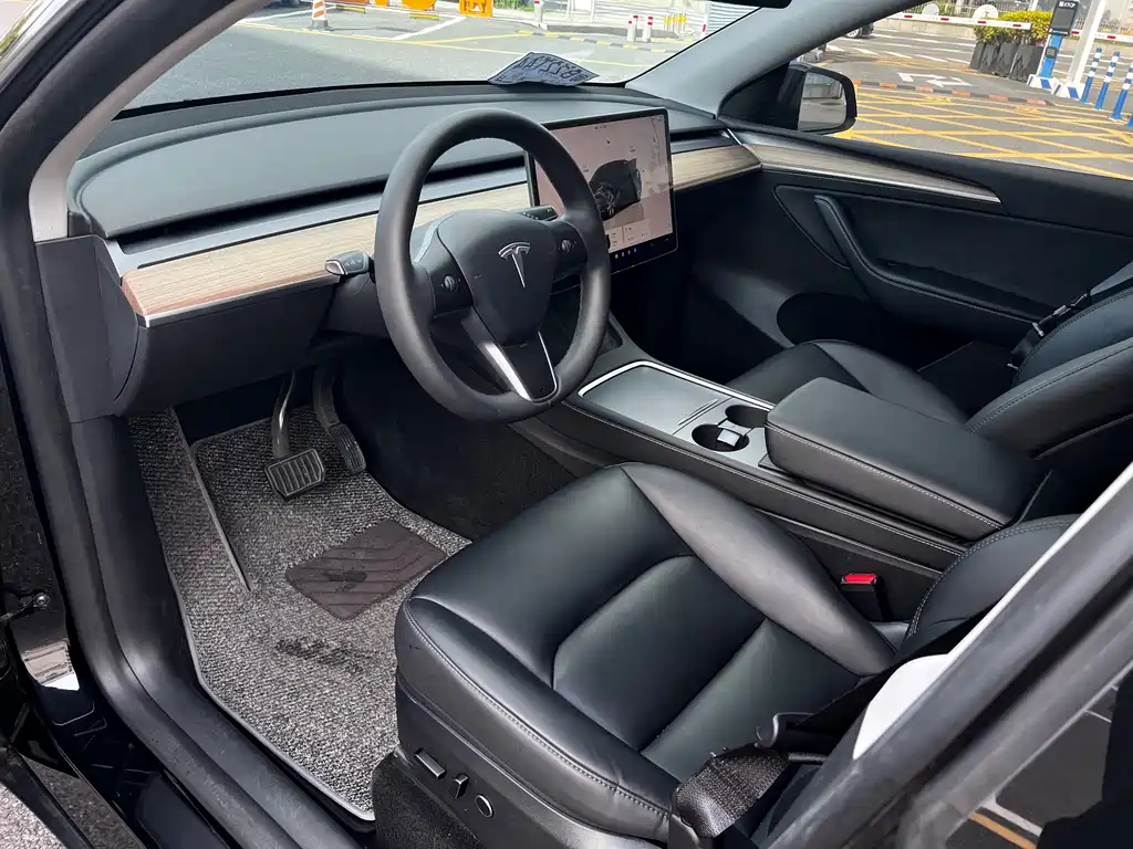 Tesla Model Y — фото 4
