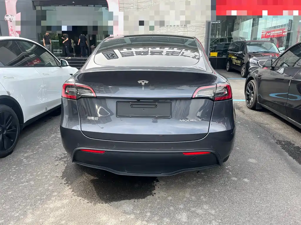 Tesla Model Y — фото 9