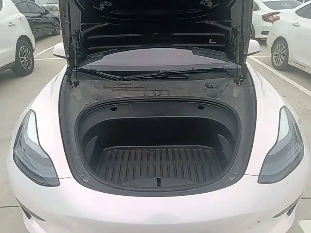 Tesla Model 3 — фото 20