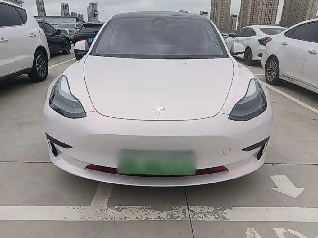 Tesla Model 3 — фото 3