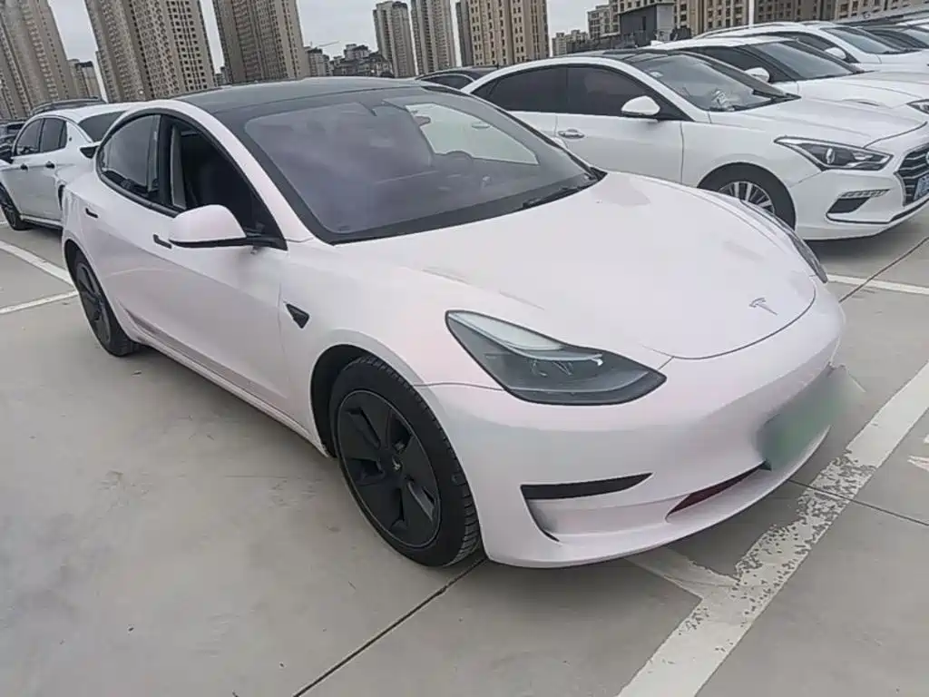 Tesla Model 3 — фото 4