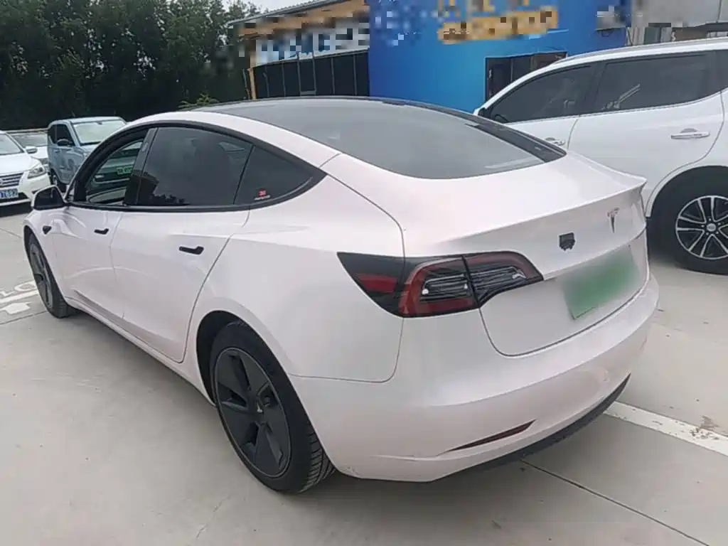 Tesla Model 3 — фото 5