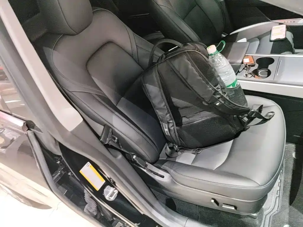 Tesla Model Y — фото 25