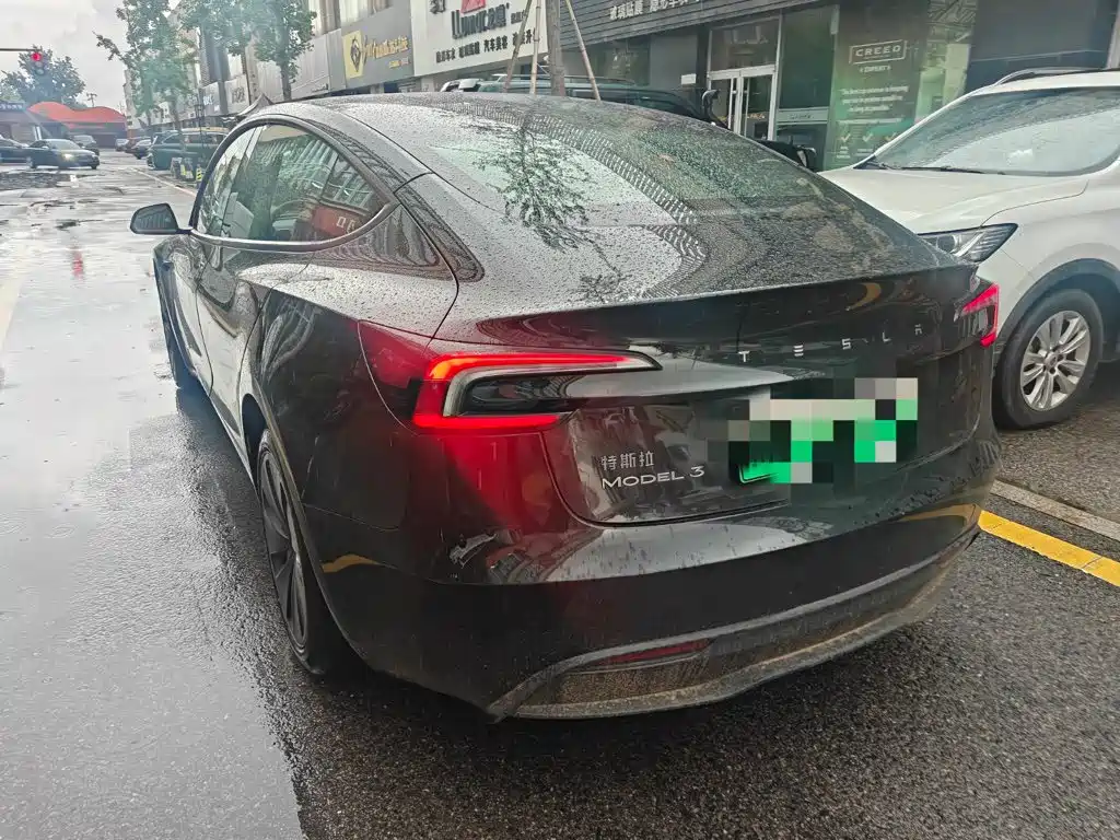 Tesla Model 3 — фото 3