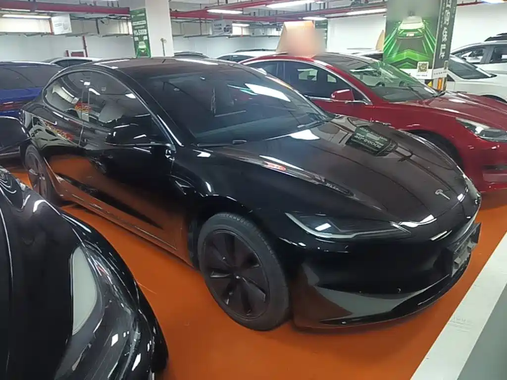 Tesla Model 3 — фото 4