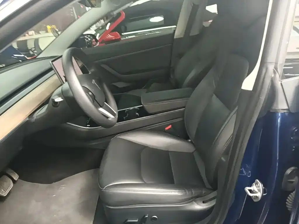 Tesla Model 3 — фото 15