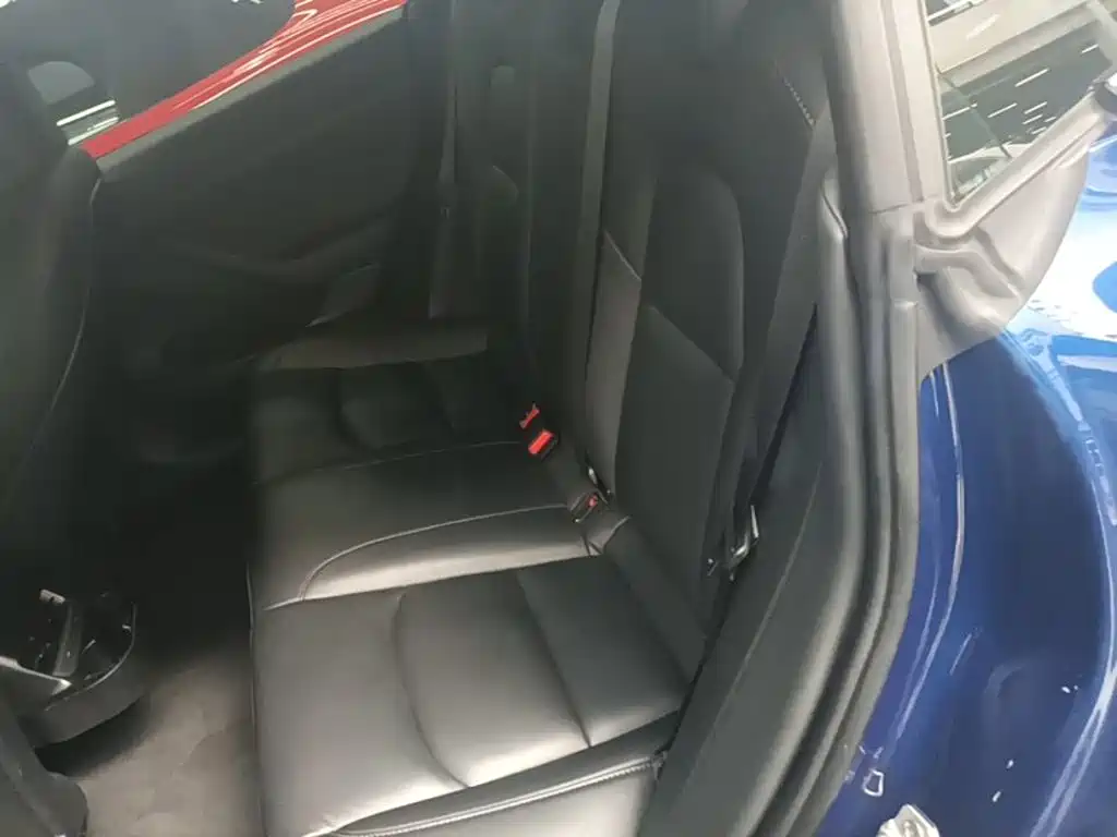 Tesla Model 3 — фото 17